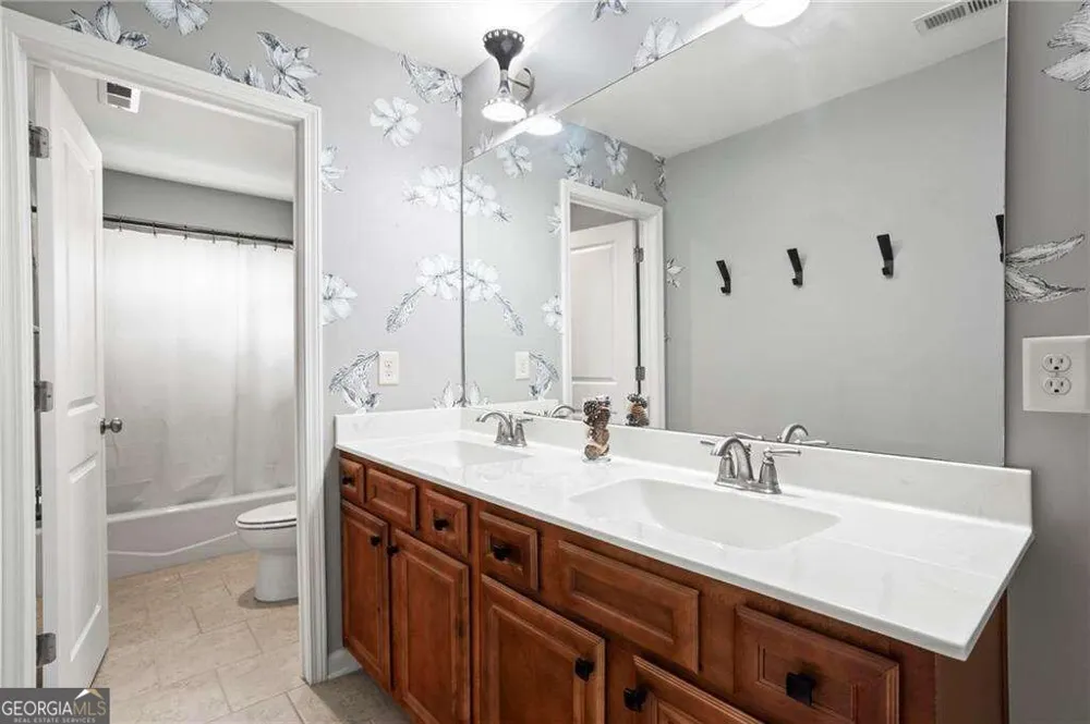 183 Lullwater LN Dallas, GA 30132