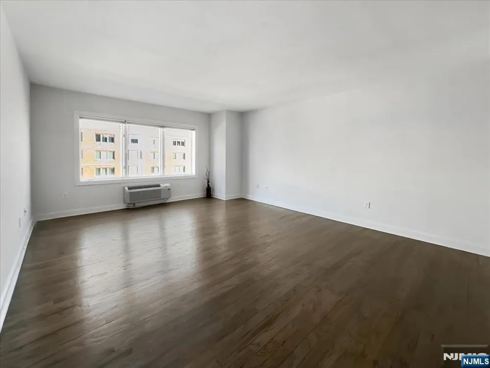 5410 City Place Edgewater, NJ 07020