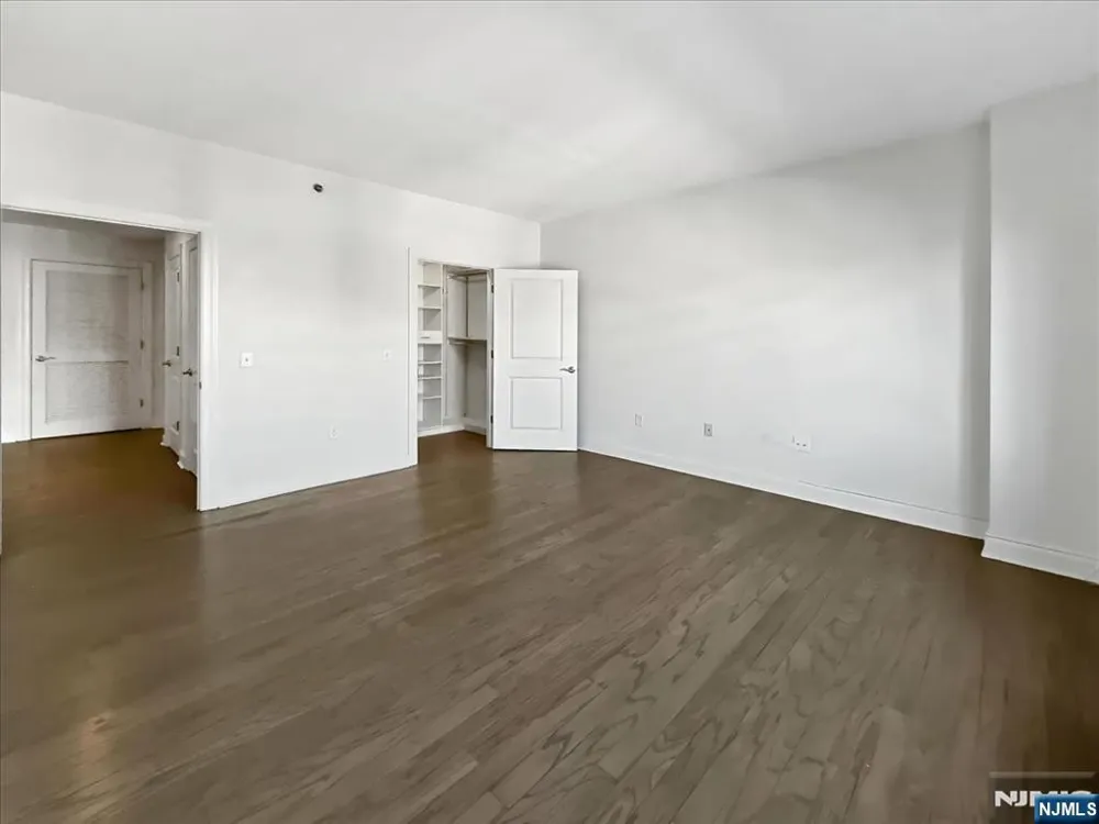 5410 City Place Edgewater, NJ 07020
