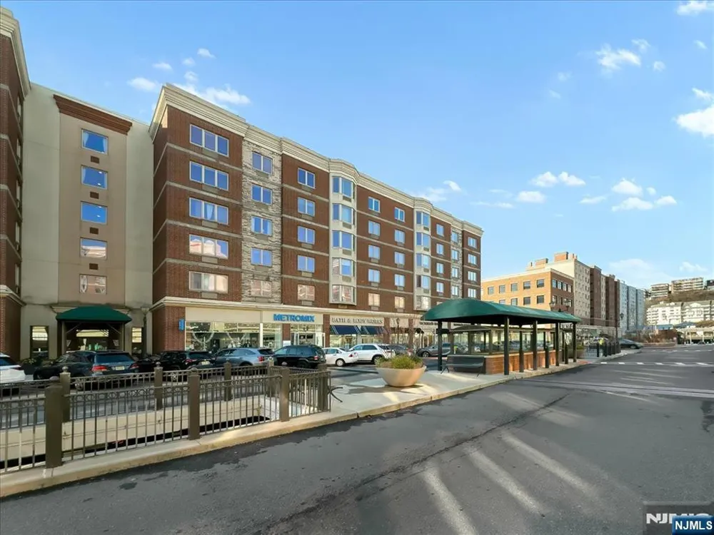 5410 City Place Edgewater, NJ 07020