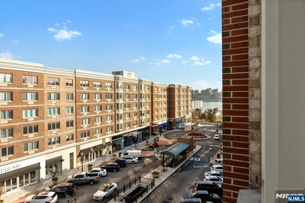 5410 City Place Edgewater, NJ 07020