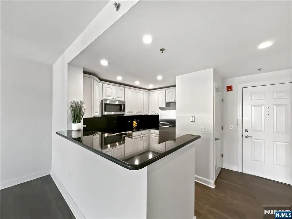 5410 City Place Edgewater, NJ 07020