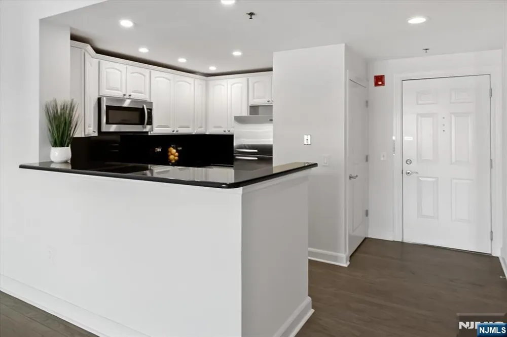 5410 City Place Edgewater, NJ 07020