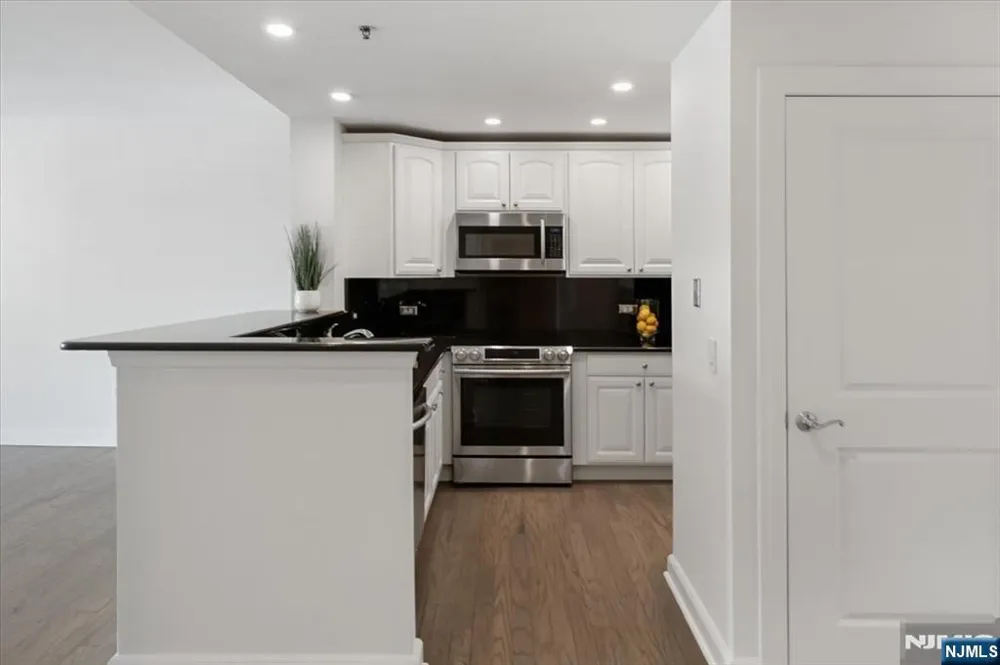 5410 City Place Edgewater, NJ 07020