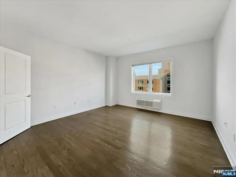 5410 City Place Edgewater, NJ 07020