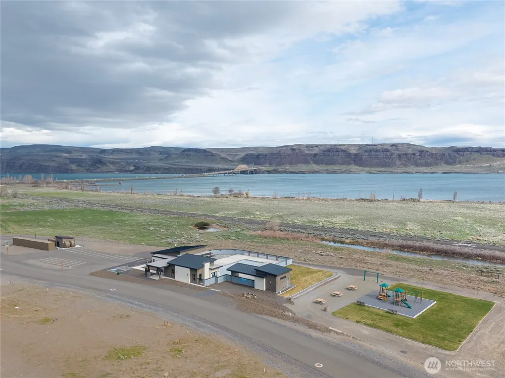 201 Bridgeview Drive Vantage, WA 98950