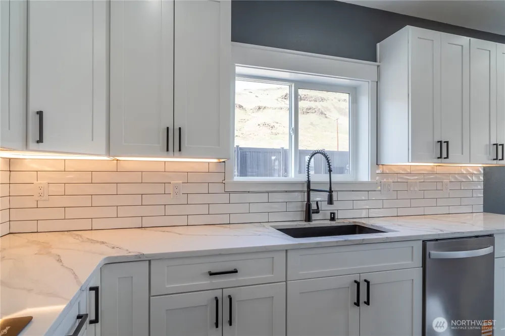 201 Bridgeview Drive Vantage, WA 98950