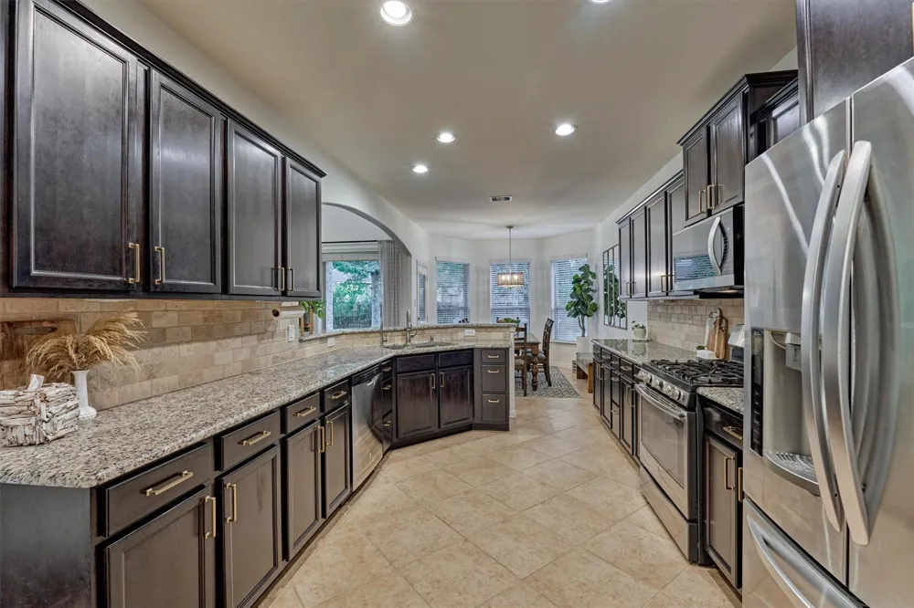 137 Jaxxon Pointe Drive Montgomery, TX 77316