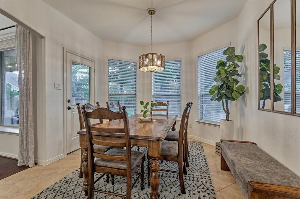 137 Jaxxon Pointe Drive Montgomery, TX 77316