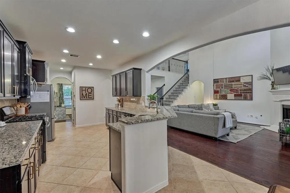 137 Jaxxon Pointe Drive Montgomery, TX 77316