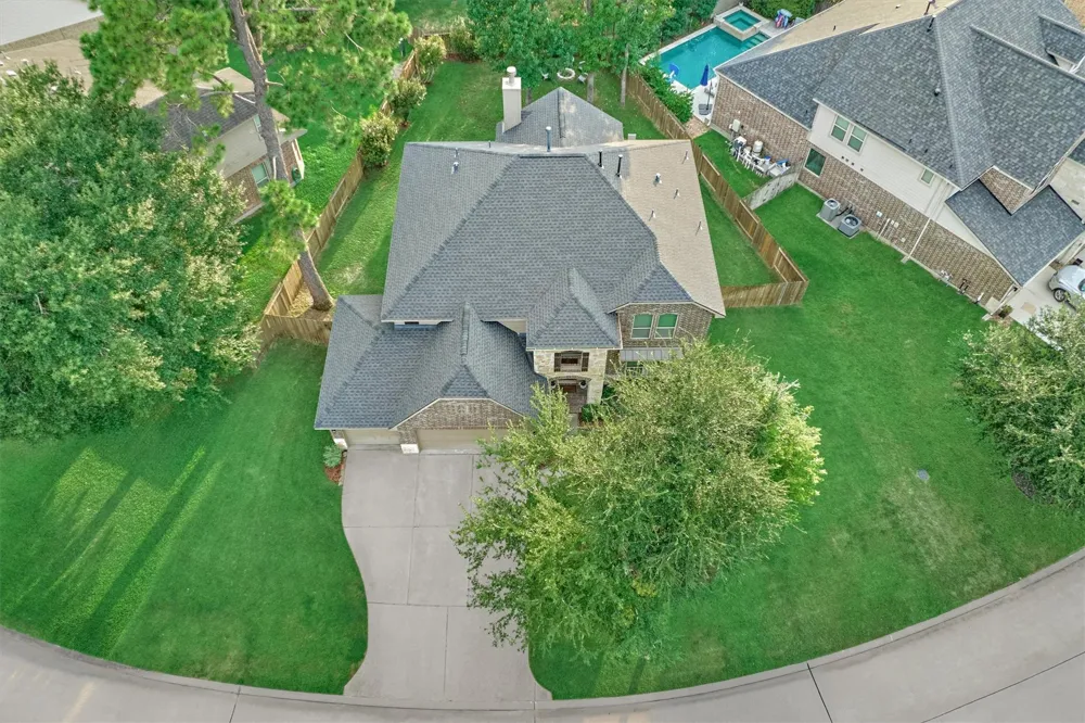 137 Jaxxon Pointe Drive Montgomery, TX 77316