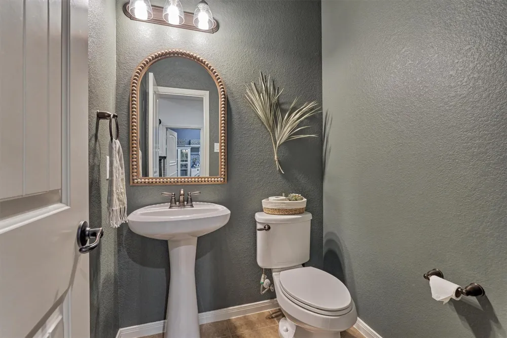 137 Jaxxon Pointe Drive Montgomery, TX 77316