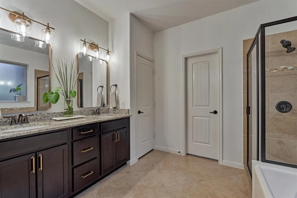 137 Jaxxon Pointe Drive Montgomery, TX 77316