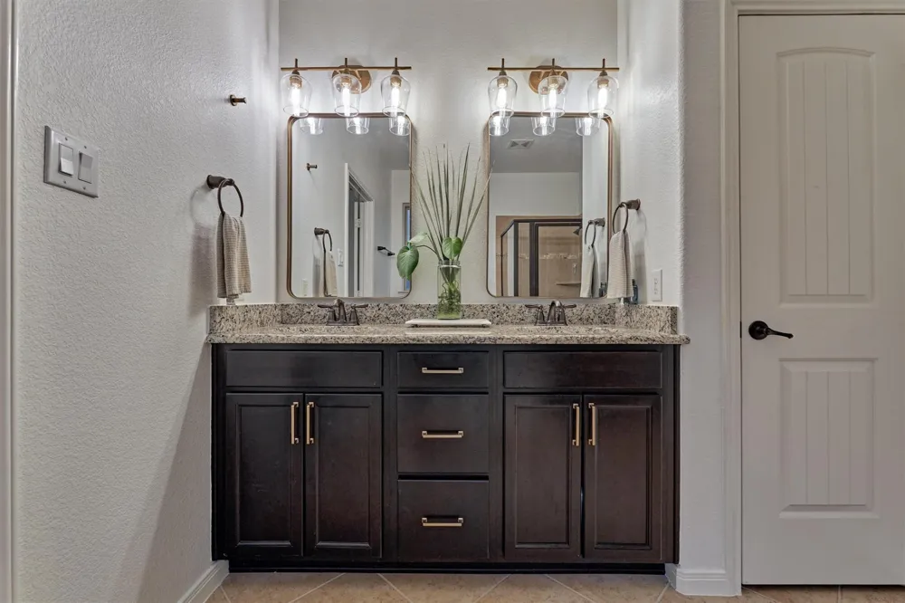 137 Jaxxon Pointe Drive Montgomery, TX 77316