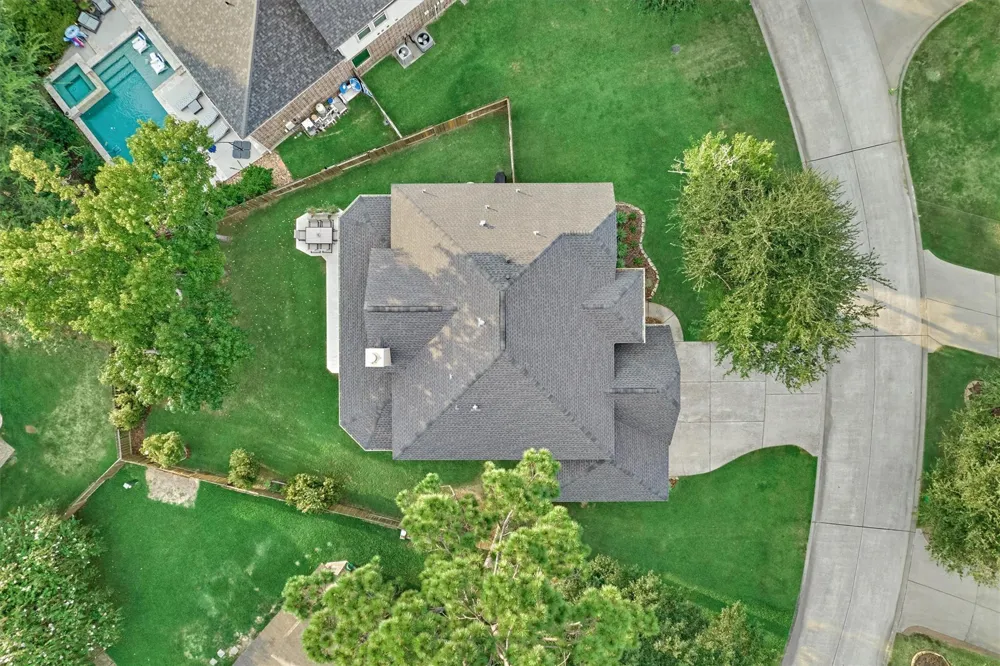 137 Jaxxon Pointe Drive Montgomery, TX 77316