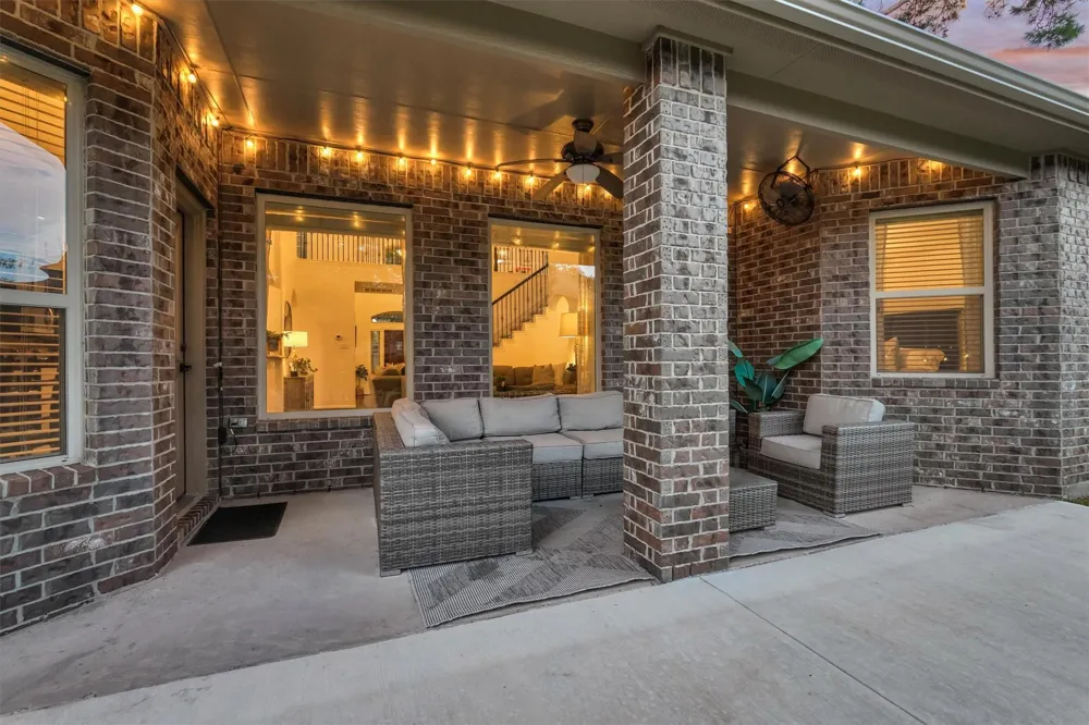 137 Jaxxon Pointe Drive Montgomery, TX 77316