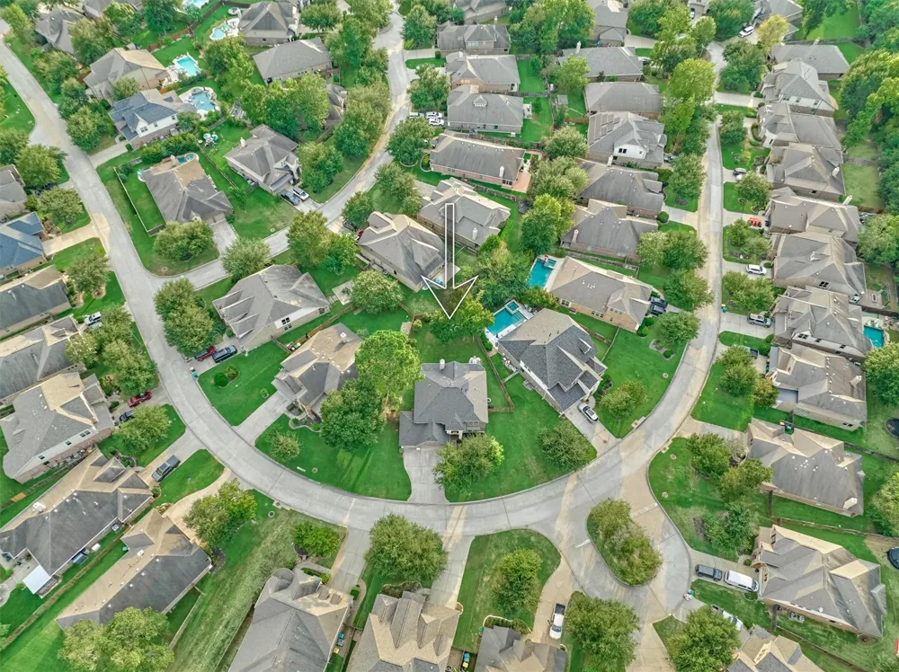 137 Jaxxon Pointe Drive Montgomery, TX 77316