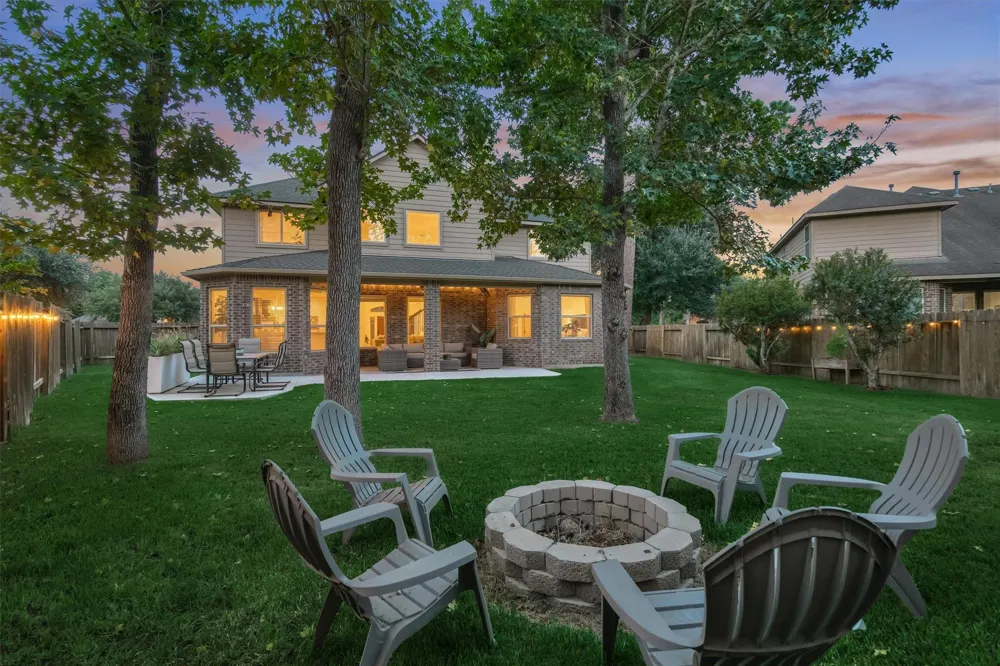 137 Jaxxon Pointe Drive Montgomery, TX 77316