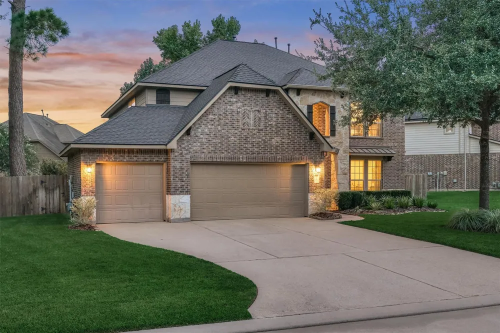 137 Jaxxon Pointe Drive Montgomery, TX 77316