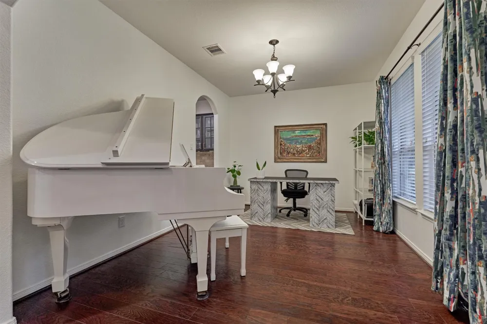 137 Jaxxon Pointe Drive Montgomery, TX 77316