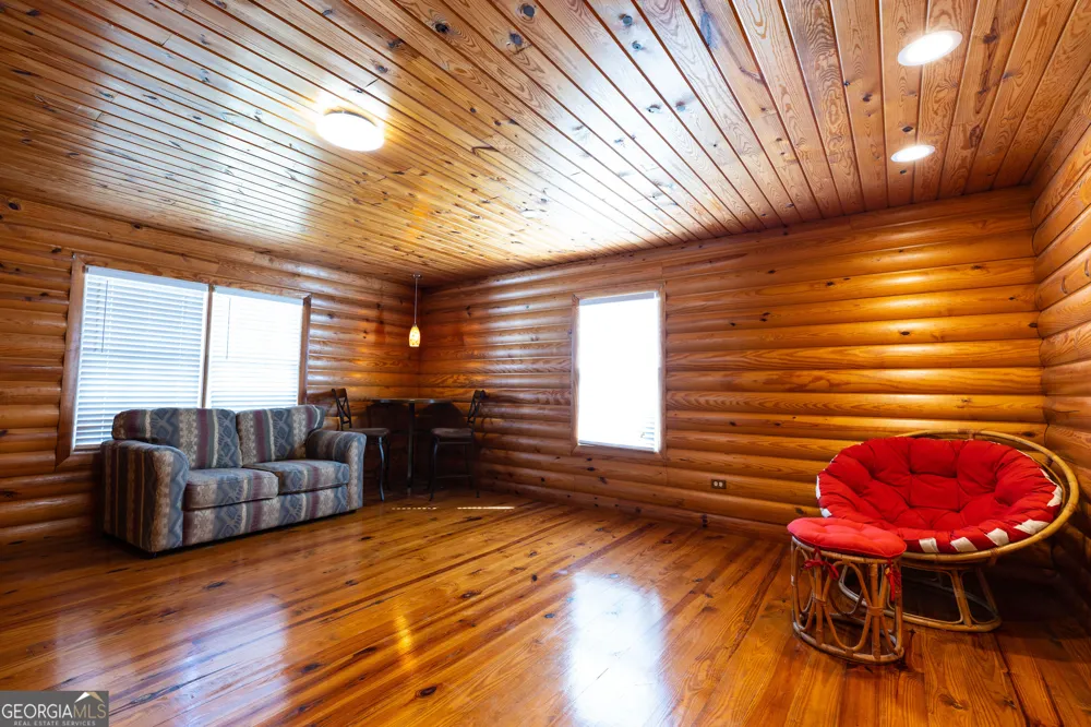 81 Peeples ST Canon, GA 30520
