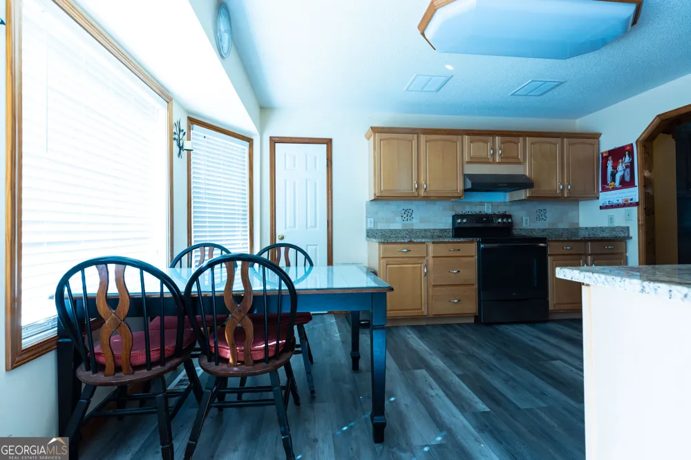 81 Peeples ST Canon, GA 30520