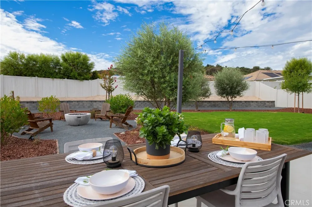 13521 Corral Court Valley Center, CA 92082