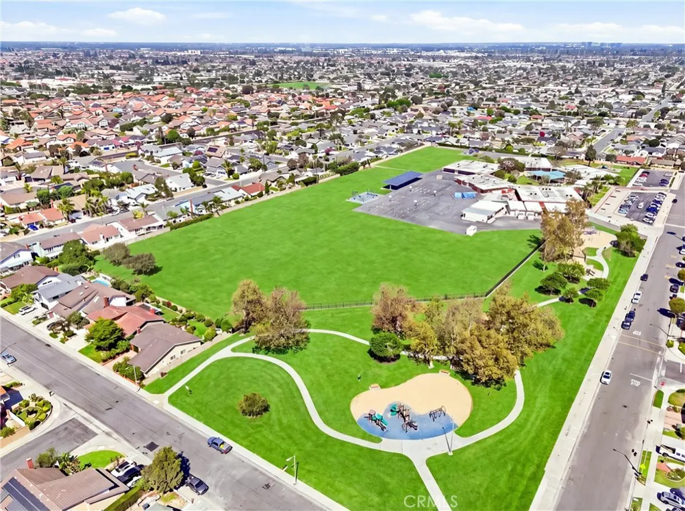 19712 Sacramento Huntington Beach, CA 92646