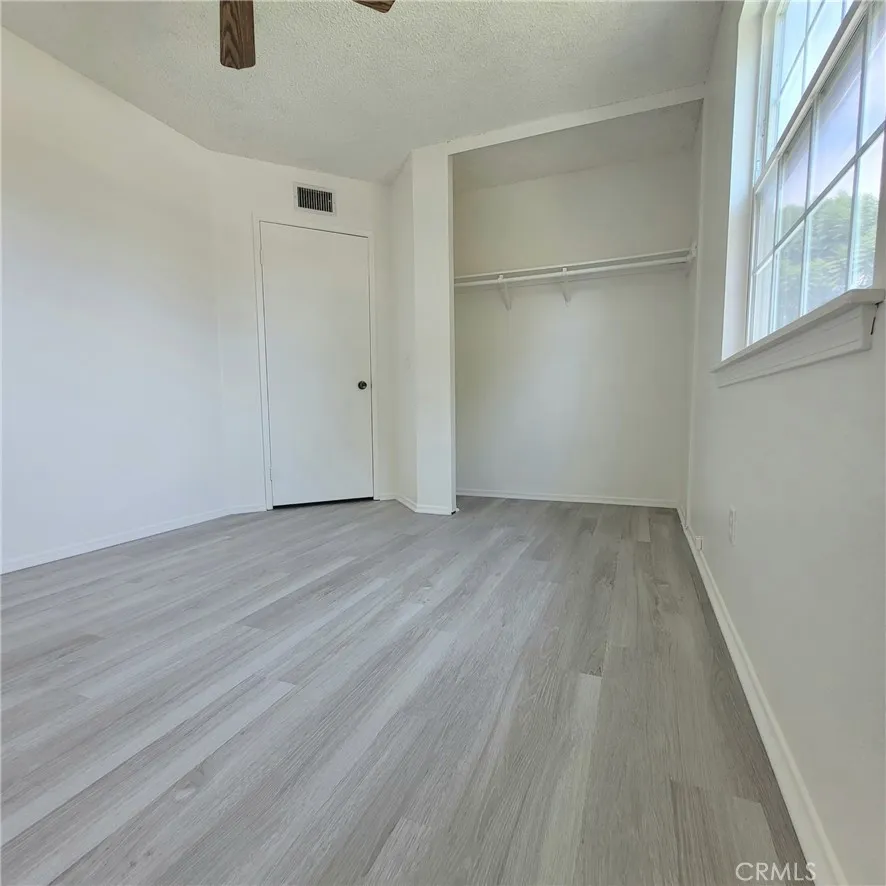 979 Forest Colton, CA 92324