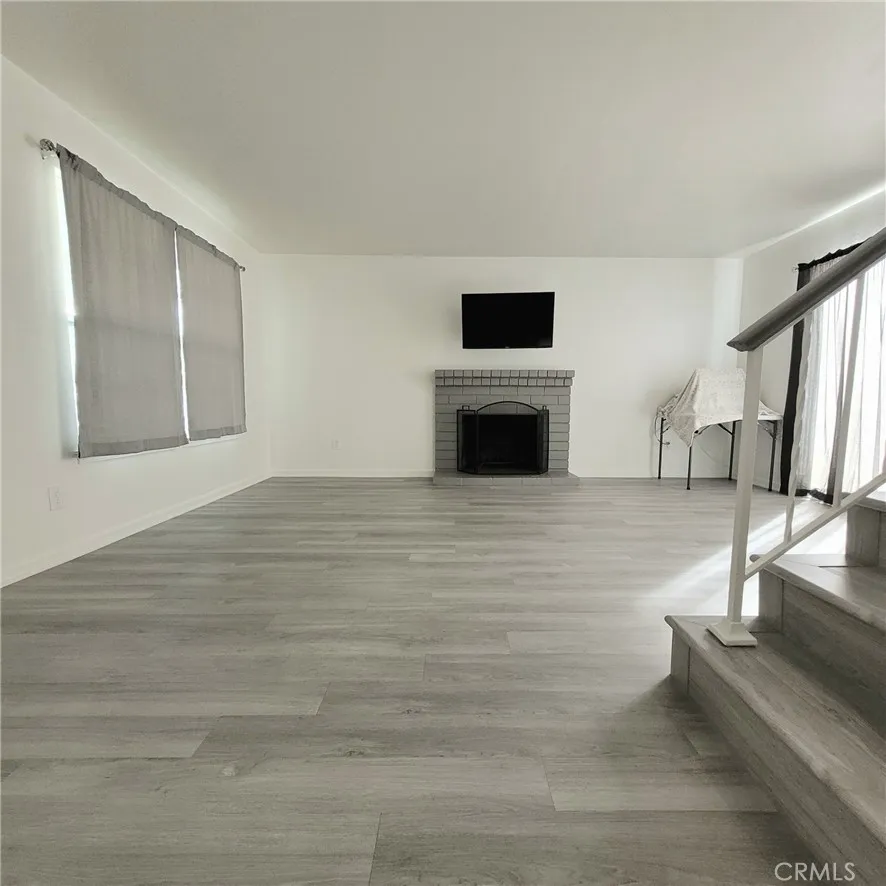 979 Forest Colton, CA 92324