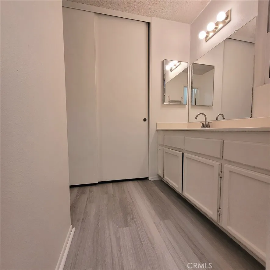 979 Forest Colton, CA 92324