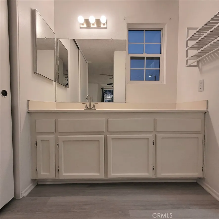 979 Forest Colton, CA 92324