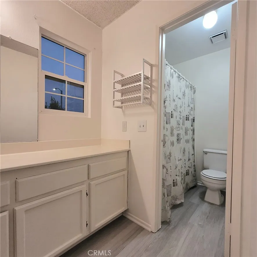 979 Forest Colton, CA 92324