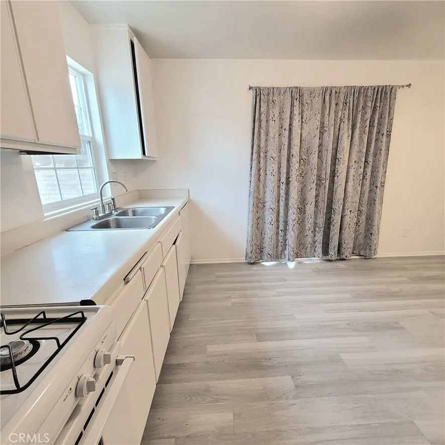 979 Forest Colton, CA 92324