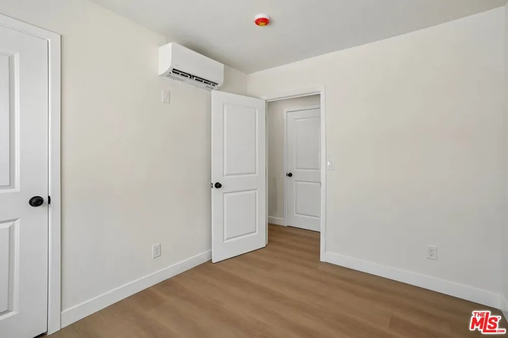 5214 Cimarron Street Los Angeles, CA 90062