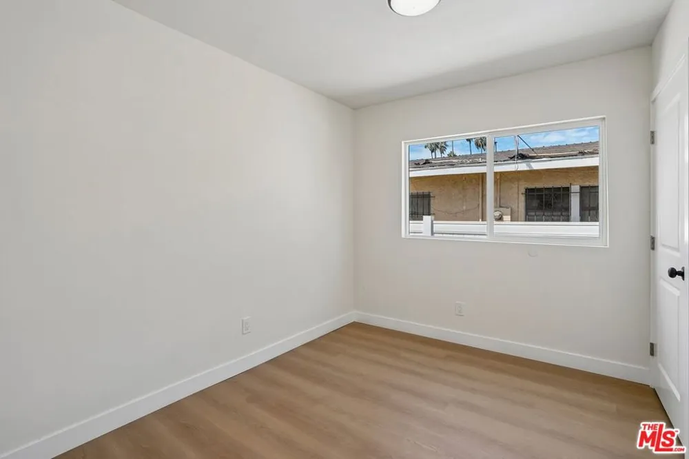 5214 Cimarron Street Los Angeles, CA 90062