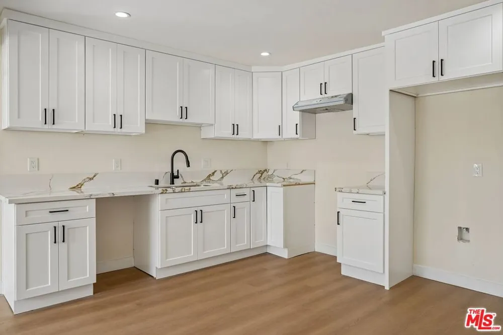 5214 Cimarron Street Los Angeles, CA 90062
