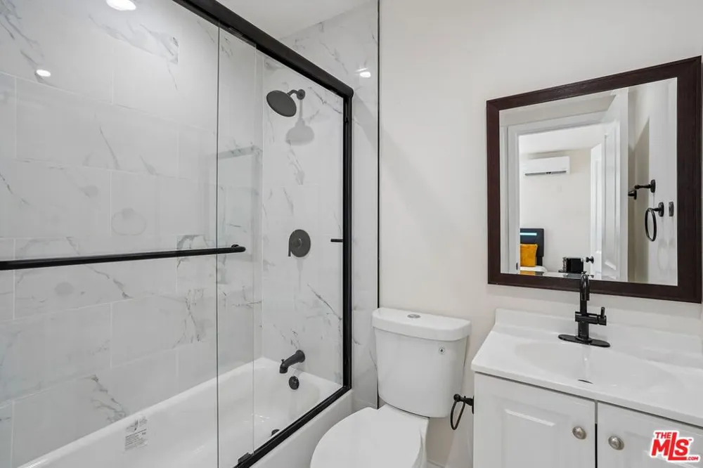 5214 Cimarron Street Los Angeles, CA 90062