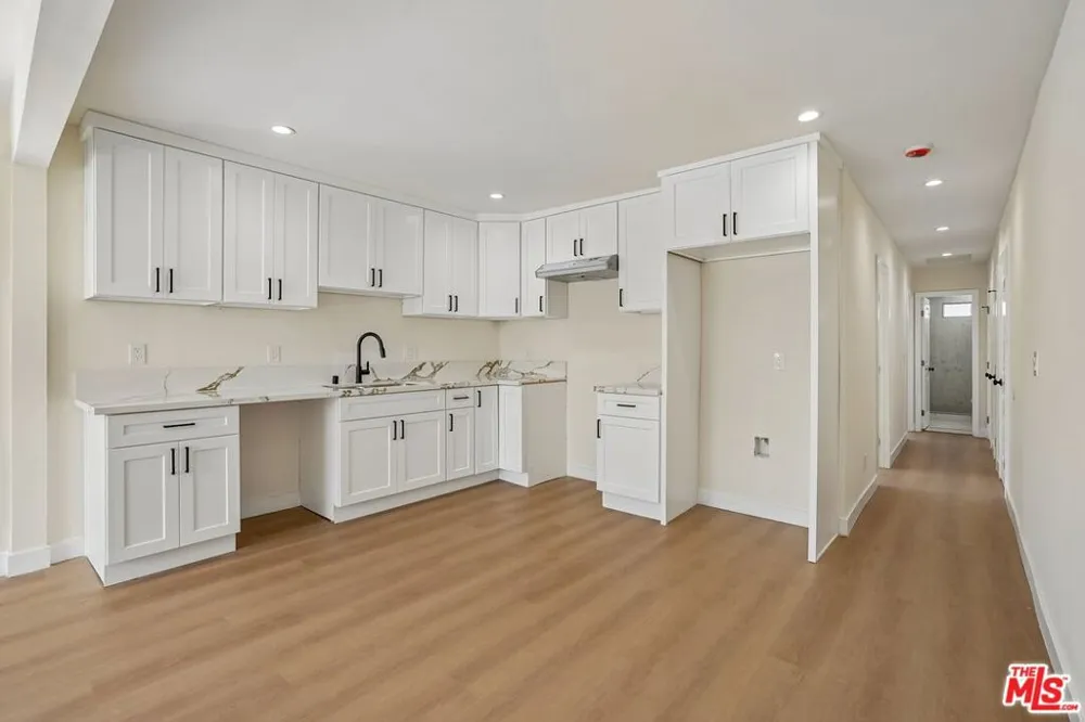 5214 Cimarron Street Los Angeles, CA 90062