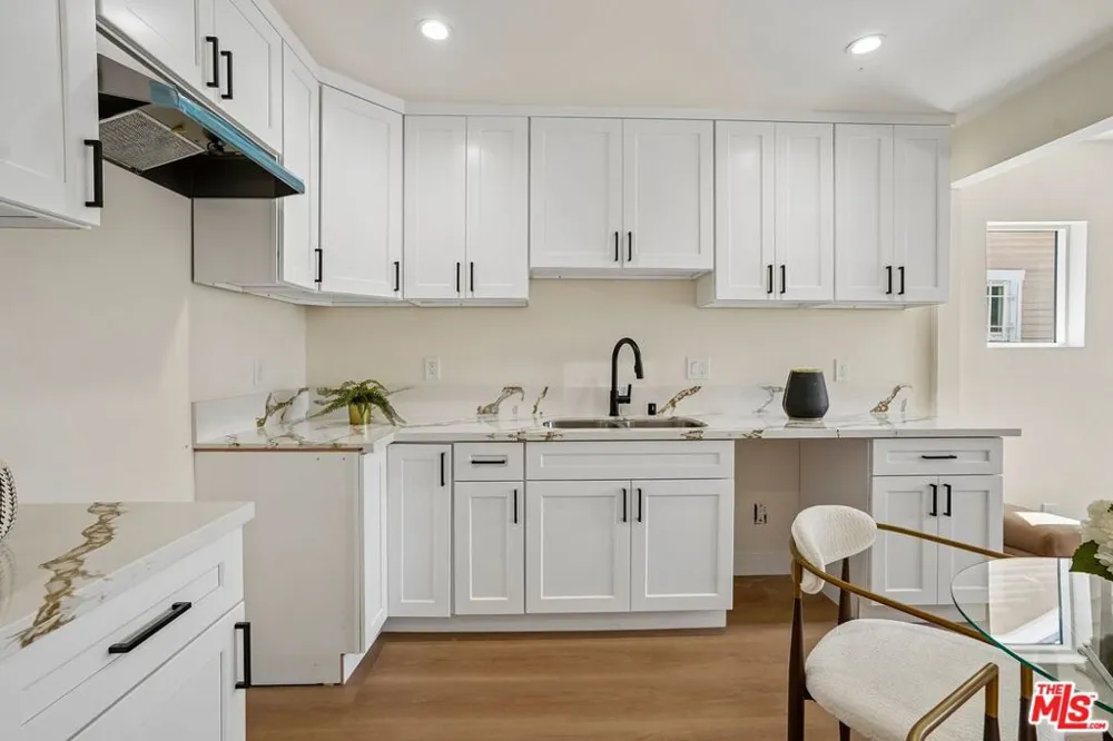 5214 Cimarron Street Los Angeles, CA 90062