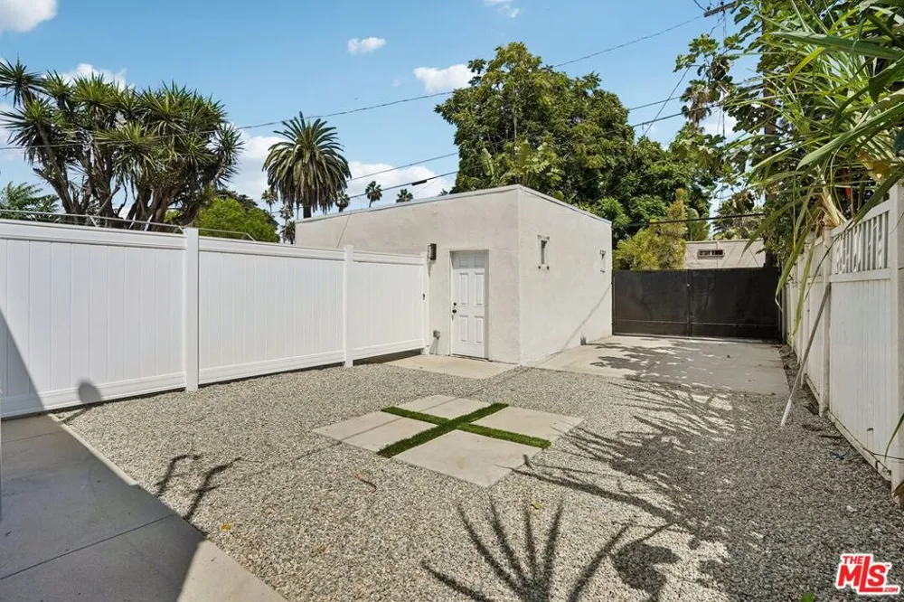 5214 Cimarron Street Los Angeles, CA 90062