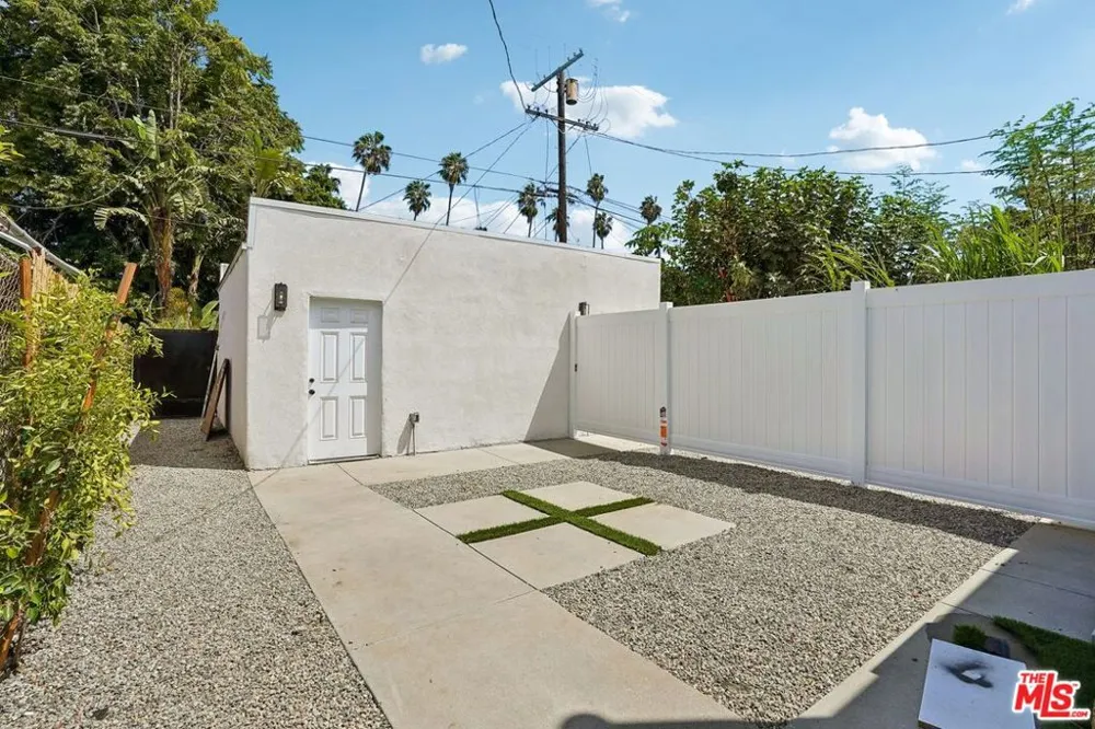 5214 Cimarron Street Los Angeles, CA 90062