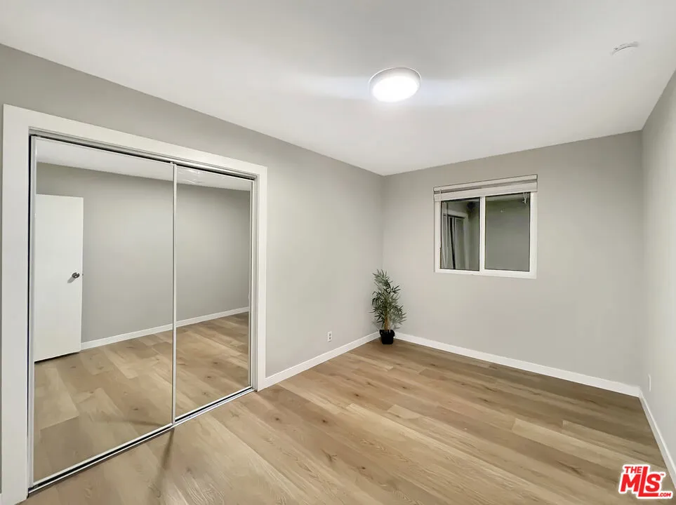 2166 W 29th Place Los Angeles, CA 90018