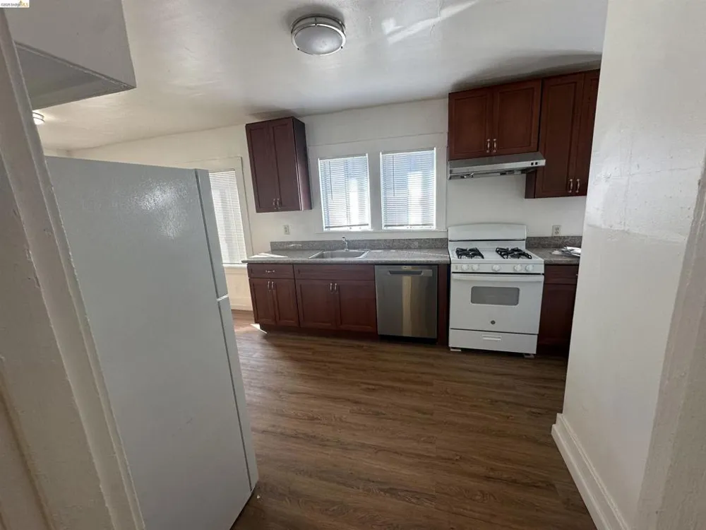 3316 Macarthur Blvd Oakland, CA 94602