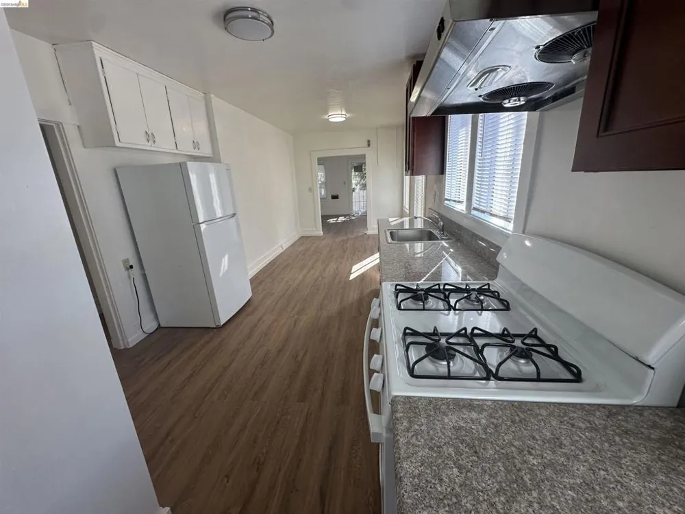 3316 Macarthur Blvd Oakland, CA 94602