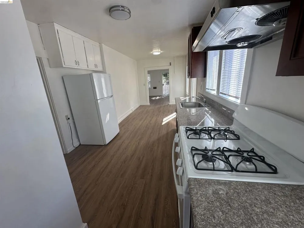 3316 Macarthur Blvd Oakland, CA 94602