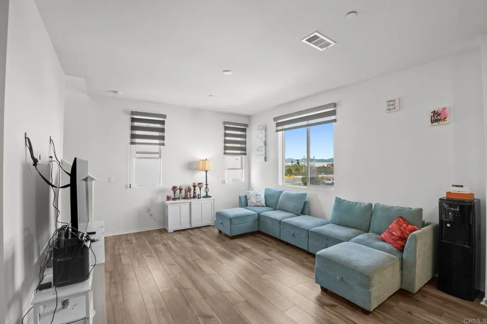 5495 Seacliff Place San Diego, CA 92154