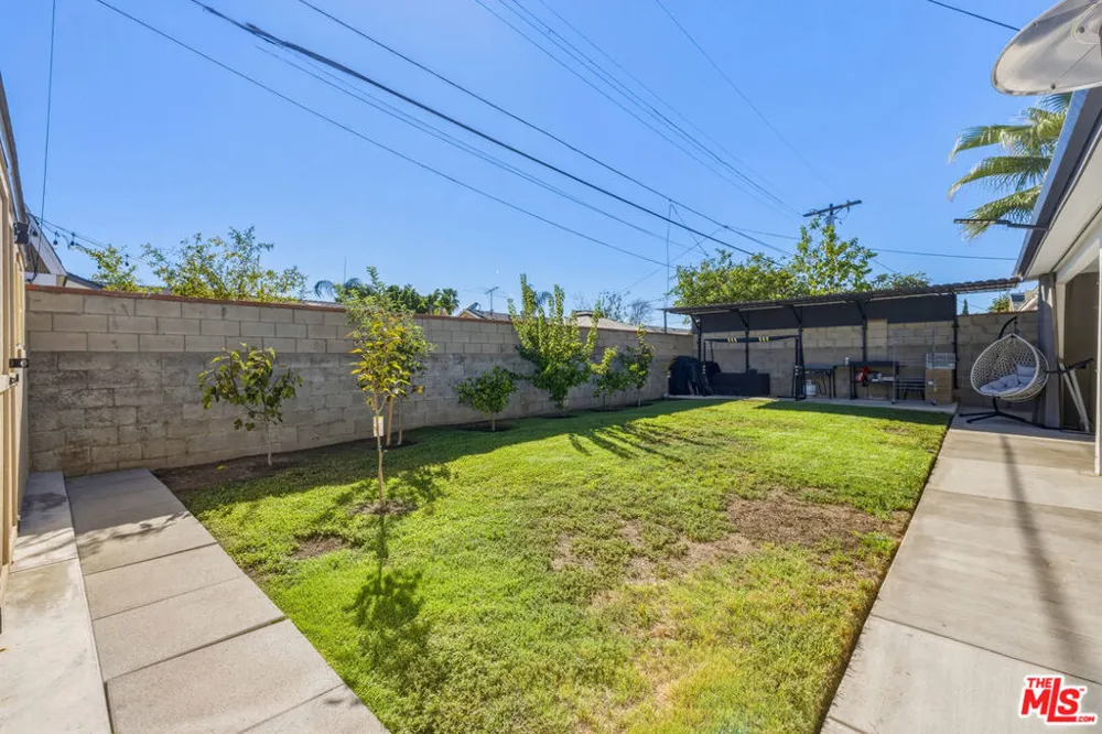 9137 Bartee Avenue Arleta, CA 91331