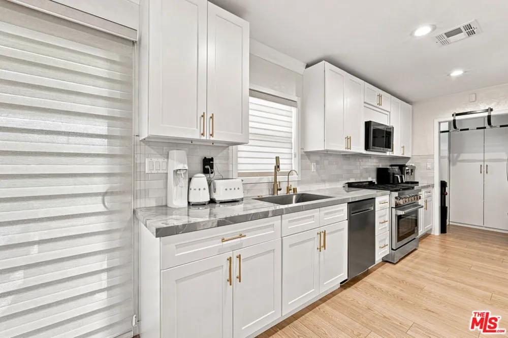 9137 Bartee Avenue Arleta, CA 91331