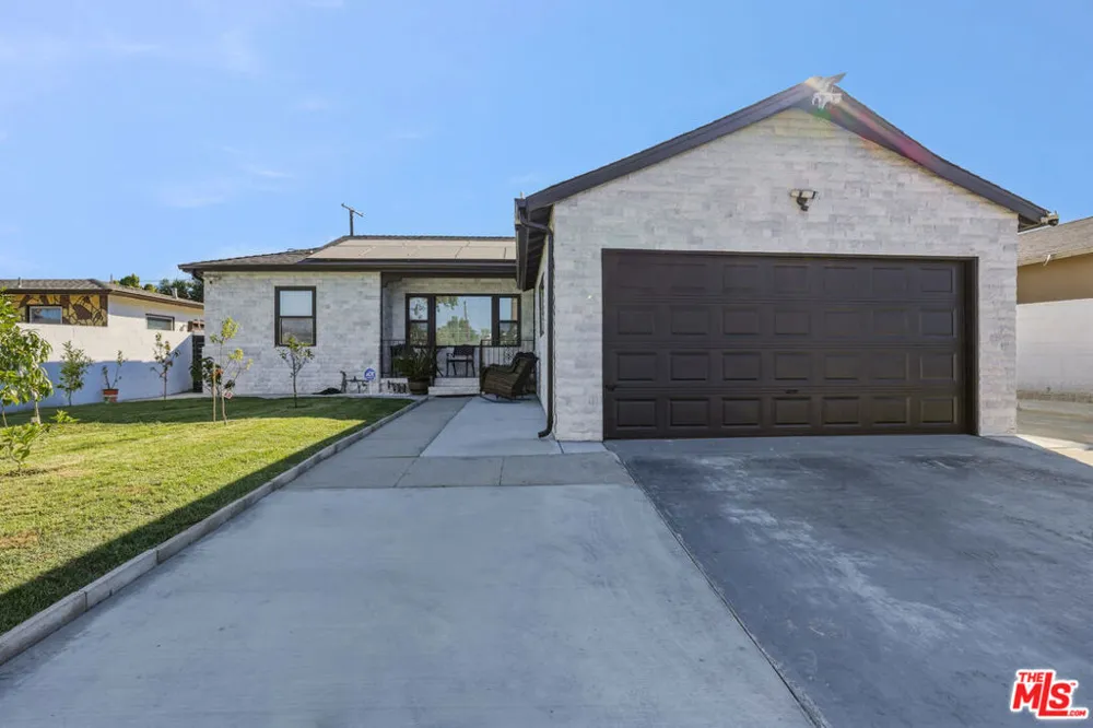 9137 Bartee Avenue Arleta, CA 91331